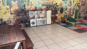 Casa de condomínio com piscina em frente a praia de Maresias