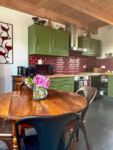 Vignes et Sentiers - Charming Stone House for 4