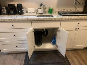 Judkins Basement Suite Near Downtown & Light Rail