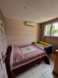 Maisons de vacances Pavillon 3 chambres dans residence avec piscine : photos des chambres