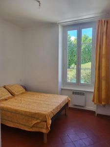 Appartement avec piscine partagée