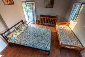 Private House, Peaceful Stylish Retreat Near Ialisos Beach, up to 5 Guests