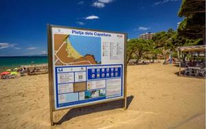 Reina Apartment 150m to Beach with Pool and Balcony near to PortAventura