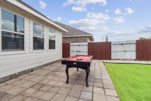 Luxury 4BRS-3Baths Home, King Bed & Private Gym