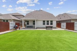 Luxury 4BRS-3Baths Home, King Bed & Private Gym