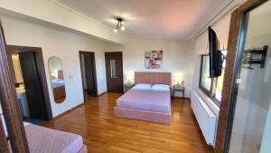 Villa Golden Sun with swimming pool and jacuzzi