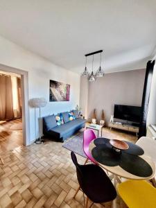 Chez Diane , appartement complet , parking gratuit devant l'immeuble