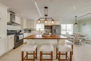 Waterfront Gem with Decks, Views and More in Key Largo