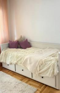 Cozy Work-Friendly flat with Backyard near forest