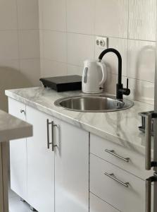 Cozy Work-Friendly flat with Backyard near forest