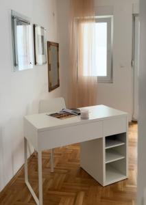 Cozy Work-Friendly flat with Backyard near forest