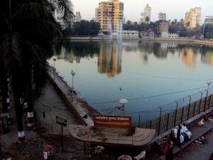 Whispering Woods - 2bed 2bath Lush Lakeside Condo