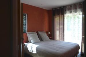 Maisons de vacances Au Coeur du Bien-Etre, gite avec piscine chauffee et couverte, SPA, sauna, massages : photos des chambres