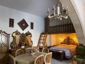 Kamara Cottage - Traditional Stone House