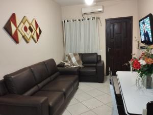 Casa Cond 2Q com Churrasqueira