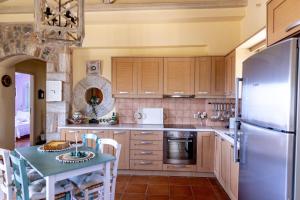 Villa Vasiliki Traditional House in Mani with Sea View