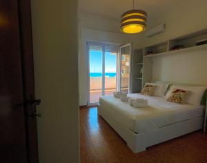 MIRA IL MARE Seaview Apartment - Sunset Lovers' Spot - 50m from the Beach LAVINIO MARE