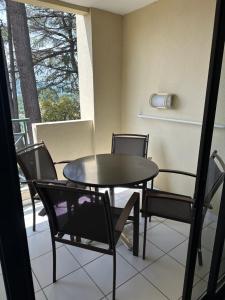 RENOIR 1265 Villa Francia - F2 très belle vue mer