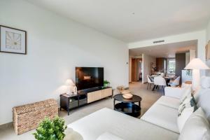 2BR Sunny Golf Apt. Tuin met Golfbaan Uitzicht