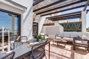 Sea View Apartment Near Estepona and Marbella - Pool and Private Parking