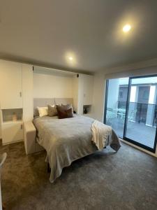 Lovely and Central Studio