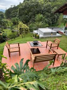 Encantador Chalé em meio a Natureza para 4 pessoas