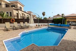 Villa Marinea Star - 3BR Coastal Retreat near Rodafinia Beach