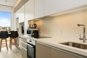 SunnyVillas Suite Mythical GYM Swimming Pool S21