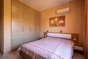 Apartment Marilena - Modern 2-BR Stay near Venus Beach Hotel