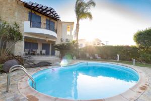 Villa Rafaela - Luxury 4BR Retreat near the Baths of Aphrodite