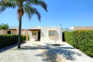 Bungalow Sea Paradise - Beachfront Escape with Sea View