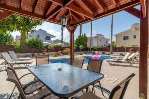 Villa Coralia - Coastal Comfort near Beach & Restaurants