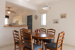 Villa Nadezda - 3BR Retreat in Paradise Gardens, Paphos