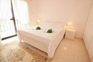 Townhouse Smile - Seaview Escape with Shared Pool