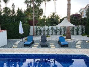Villa Love - 3BR Romantic Retreat near Coral Bay Beach