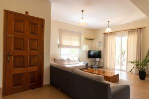 Villa Thalassa - 3-BR Coastal Retreat with Private Pool