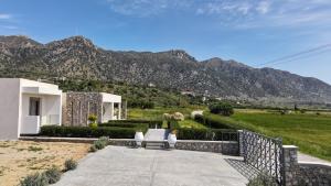 Bianca luxury house