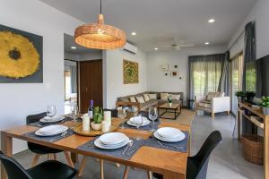 Penthouse Condo Private Rooftop Terrace with Jacuzzi