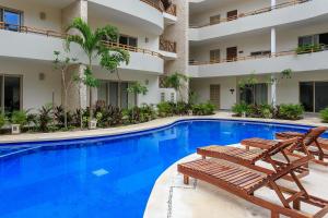 Penthouse Condo Private Rooftop Terrace with Jacuzzi