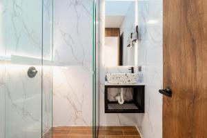 Ll 203 4BR 4Bath Apartment close to lleras park - Poblado - Medellín