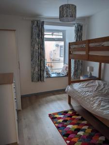 Flat over craft & wool shop! Pwllheli town centre