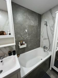 Central Apartment In the Heart of The City!