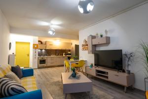 Sunny View Suites Mamaia by Moonlight Apartments