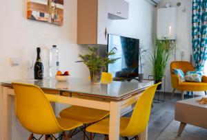 Sunny View Suites Mamaia by Moonlight Apartments