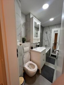 Central Apartment In the Heart of The City!