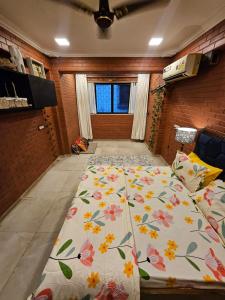 Brick Maison 1BHK with Free Parking, Juhu Bandra