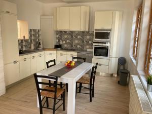 Maison au coeur dun village