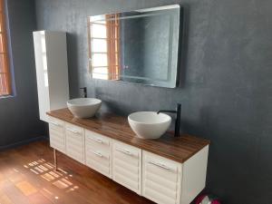 Maison au coeur dun village