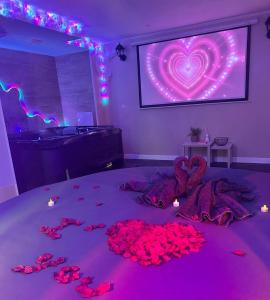 Logement paradis jacuzzi cinéma