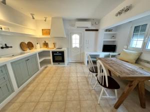 Leonidas House Renovated 2024